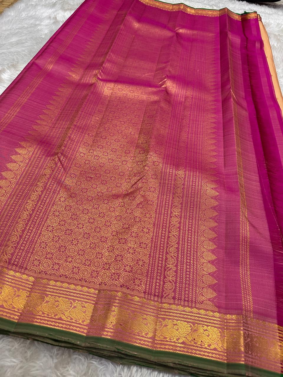 Classic Sunset Beige & Pink Elegance Kanchipuram Handloom Silk Saree SS25392
