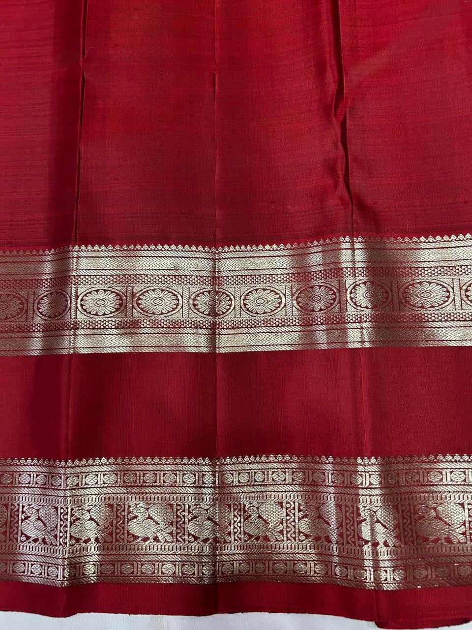 Classic Pine Green & Barn Red 2gm Silver Zari Elegance Kanchipuram Handloom Silk Saree SS25382