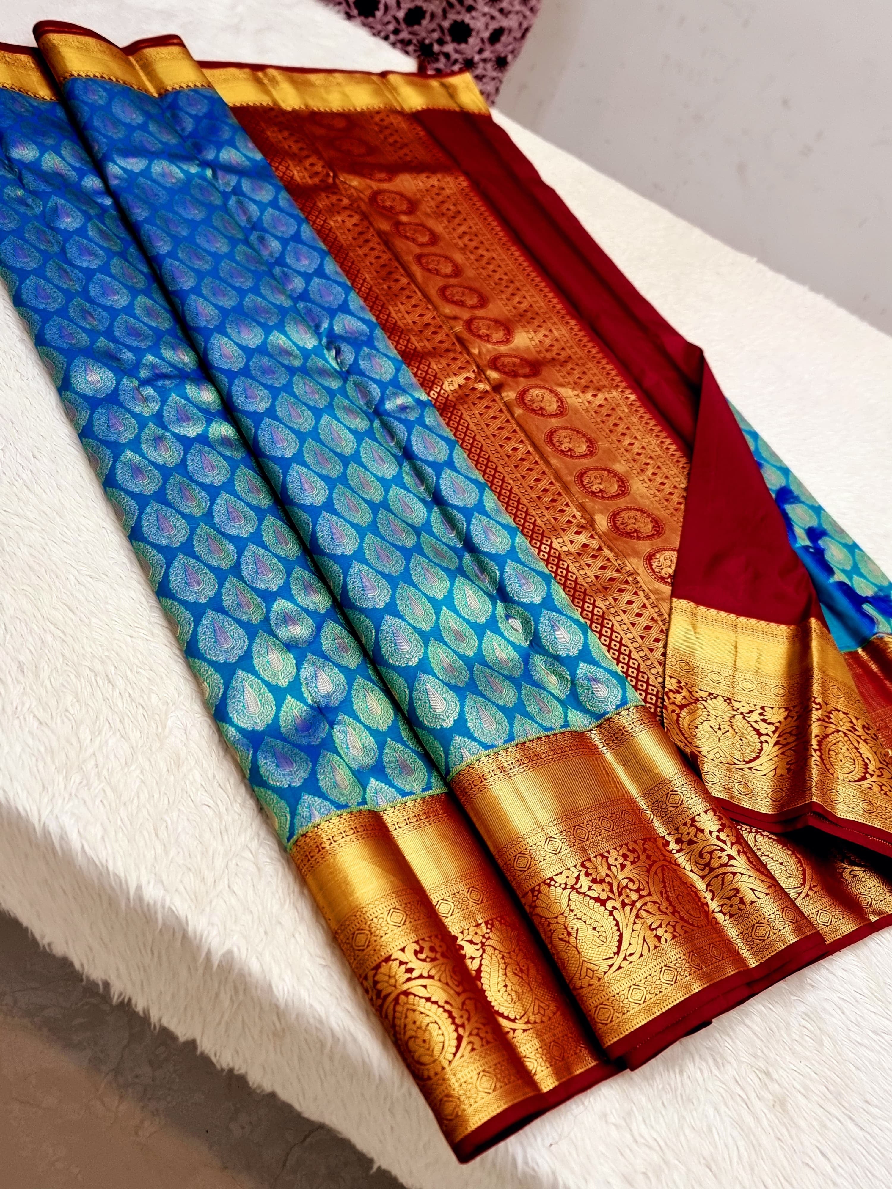 Classic Blue & Red 1gm Zari Elegance Kanchipuram Handloom Silk Saree SS24036