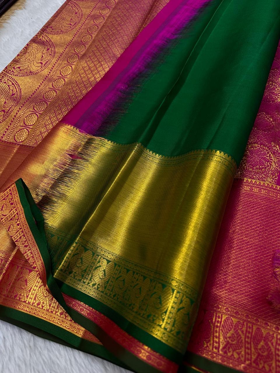 Classic Deep Pink & Green 2gm Zari Bridal Elegance Kanchipuram Handloom Silk Saree SS24782