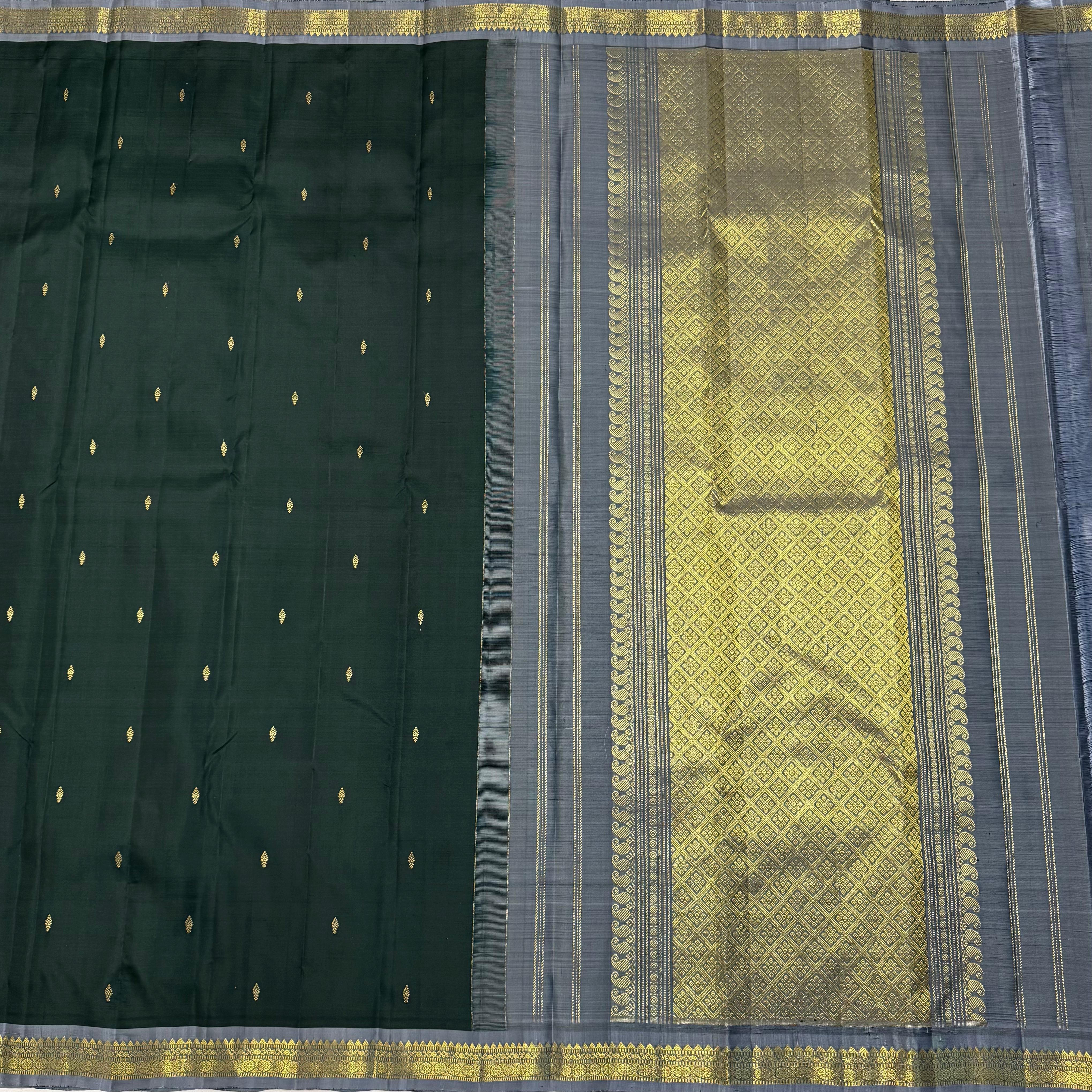 Classic Bottle Green & Grey Elegance Kanchipuram Handloom Silk Saree SS23690