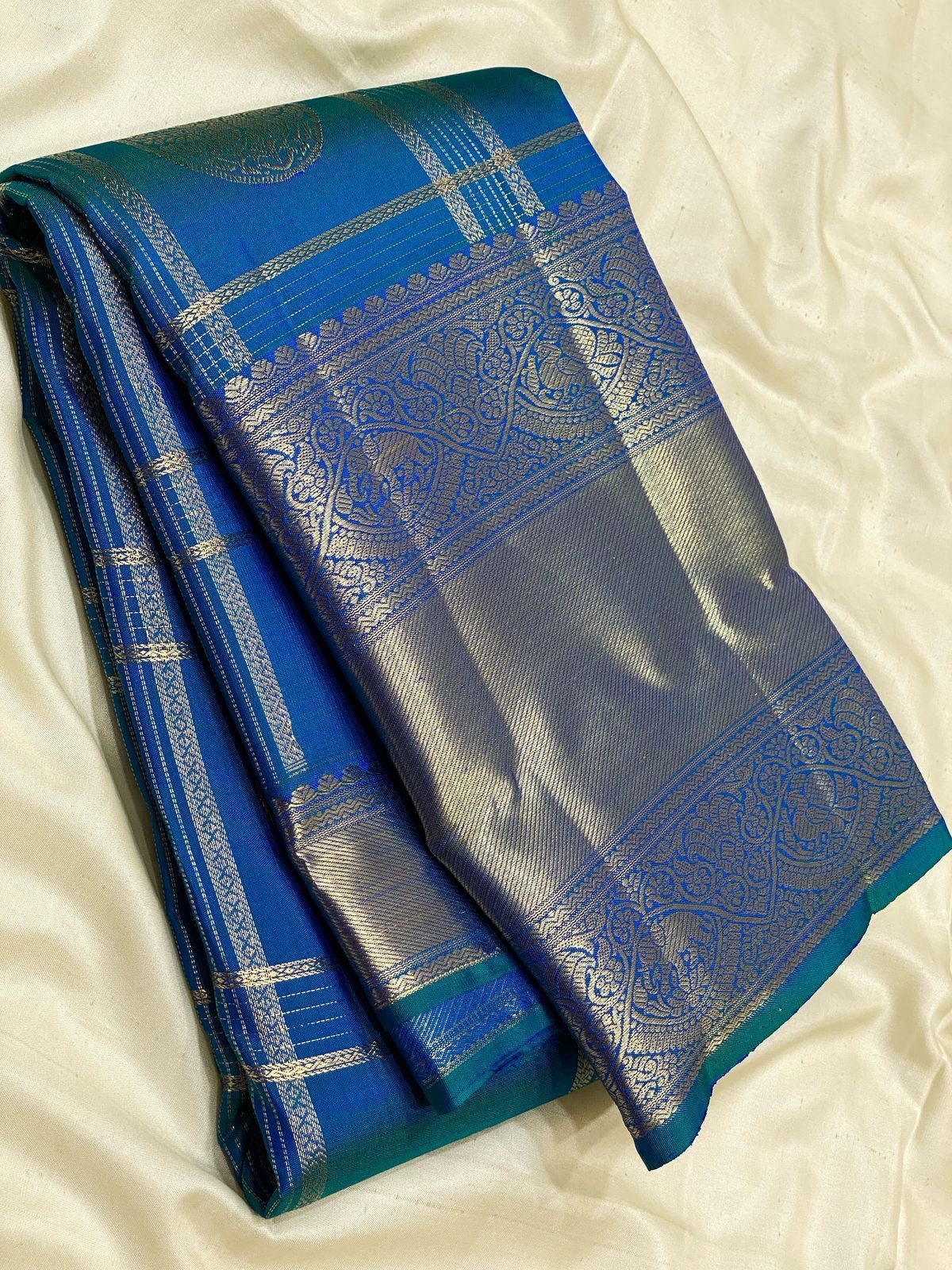 Classic Peacock Blue 2gm Zari Vaira Oosi Checks Kanchipuram Handloom Silk Saree SS25900