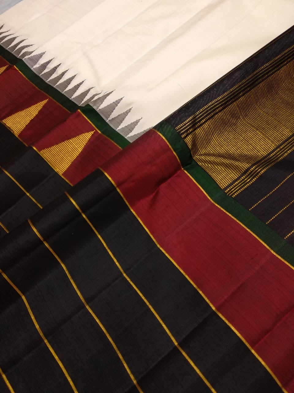 Classic Butter Cream & Charcoal Black Elegance Kanchipuram Handloom Silk Saree SS24505