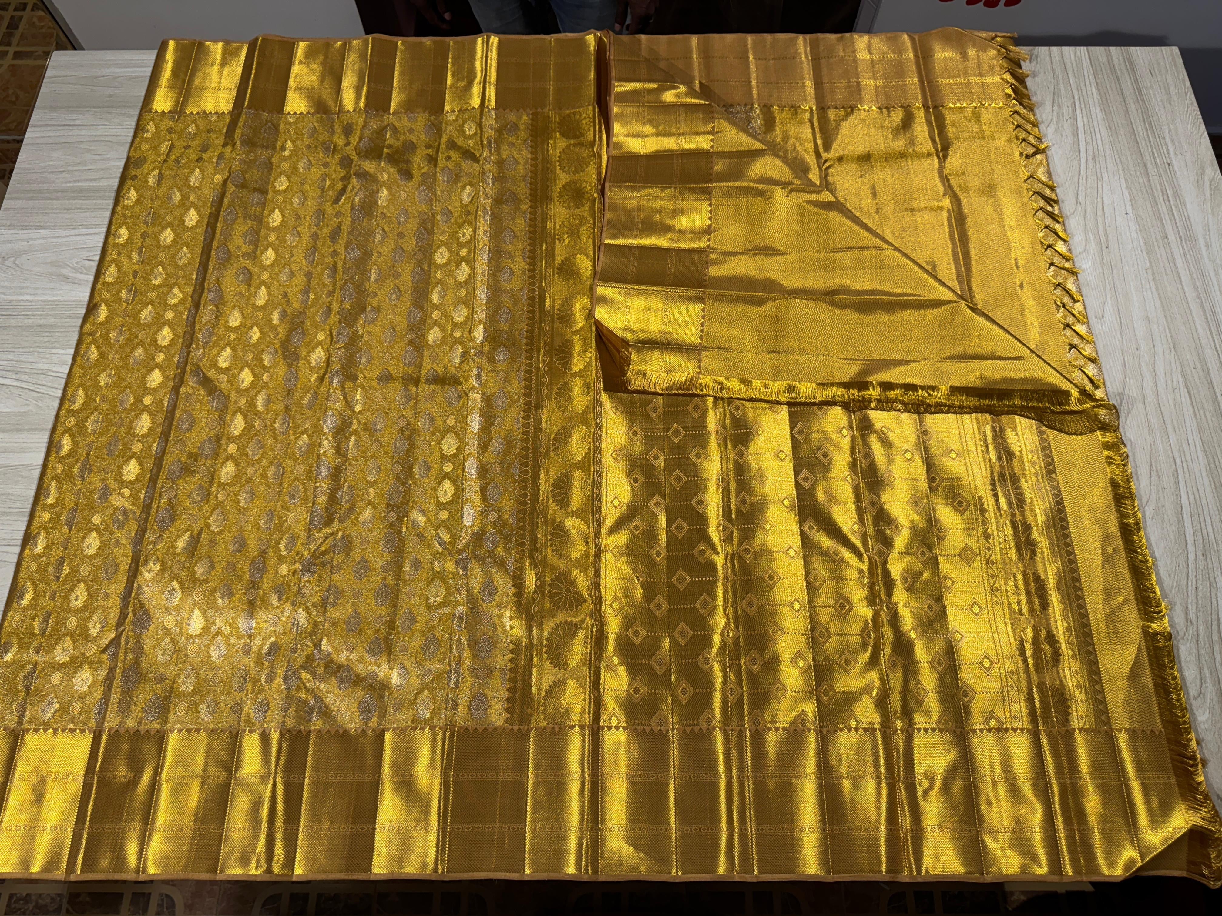 Classic Gold Bridal Elegance Kanchipuram Handloom Silk Saree SS24721