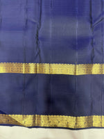 Load image into Gallery viewer, Classic Spring Green &amp; Navy Blue 2gm Zari Elegance Kanchipuram Handloom Silk Saree SS28593
