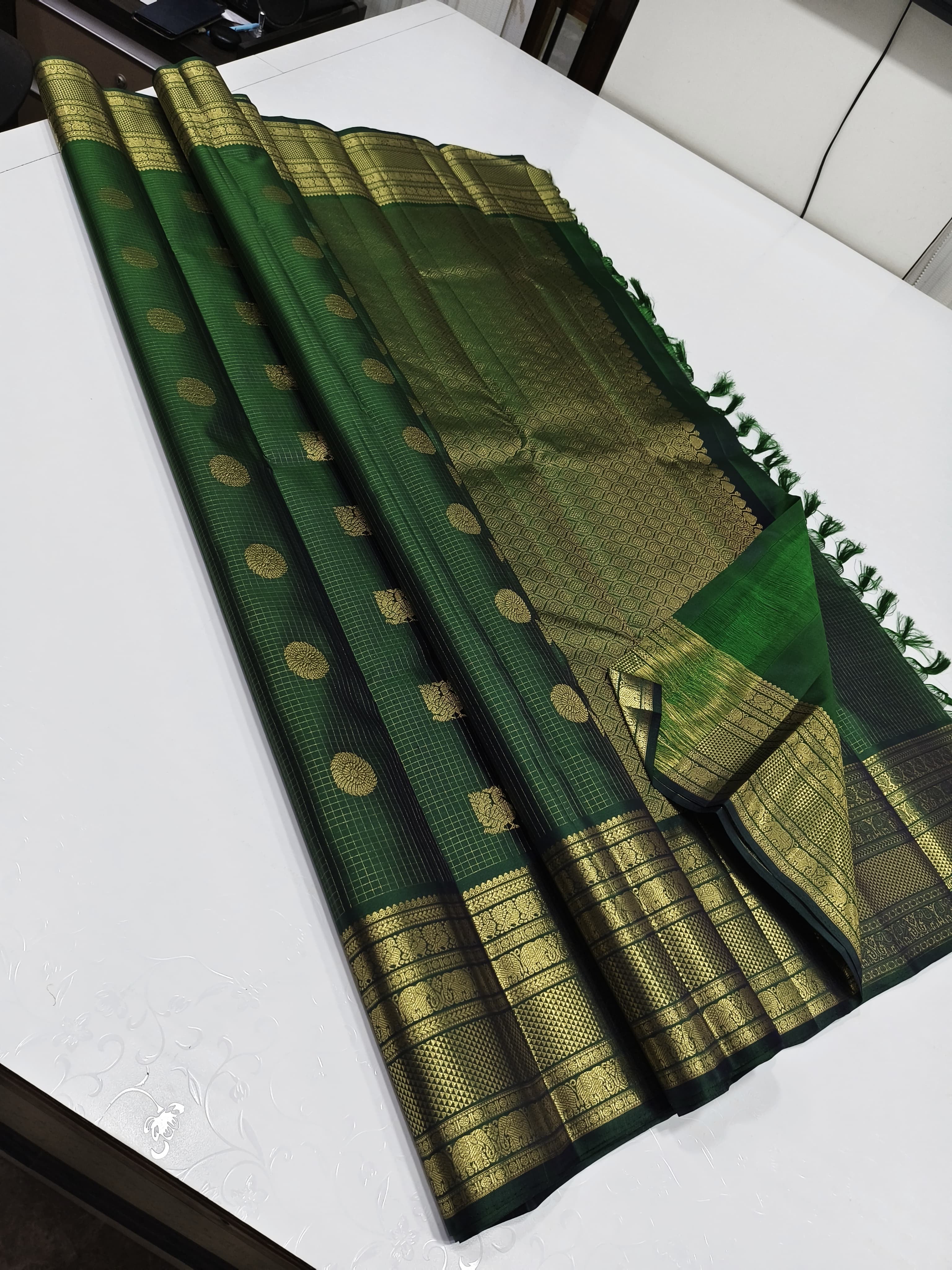 Classic Bottle Green 2gm Zari Kanchipuram Handloom Silk Saree SS26238