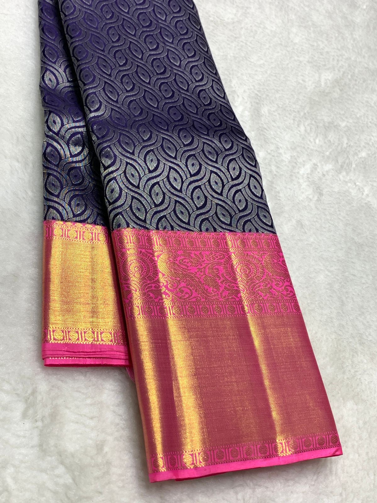 Classic Navy Blue & Fuchsia Pink 2gm Zari Bridal Elegance Kanchipuram Handloom Silk Saree SS25833