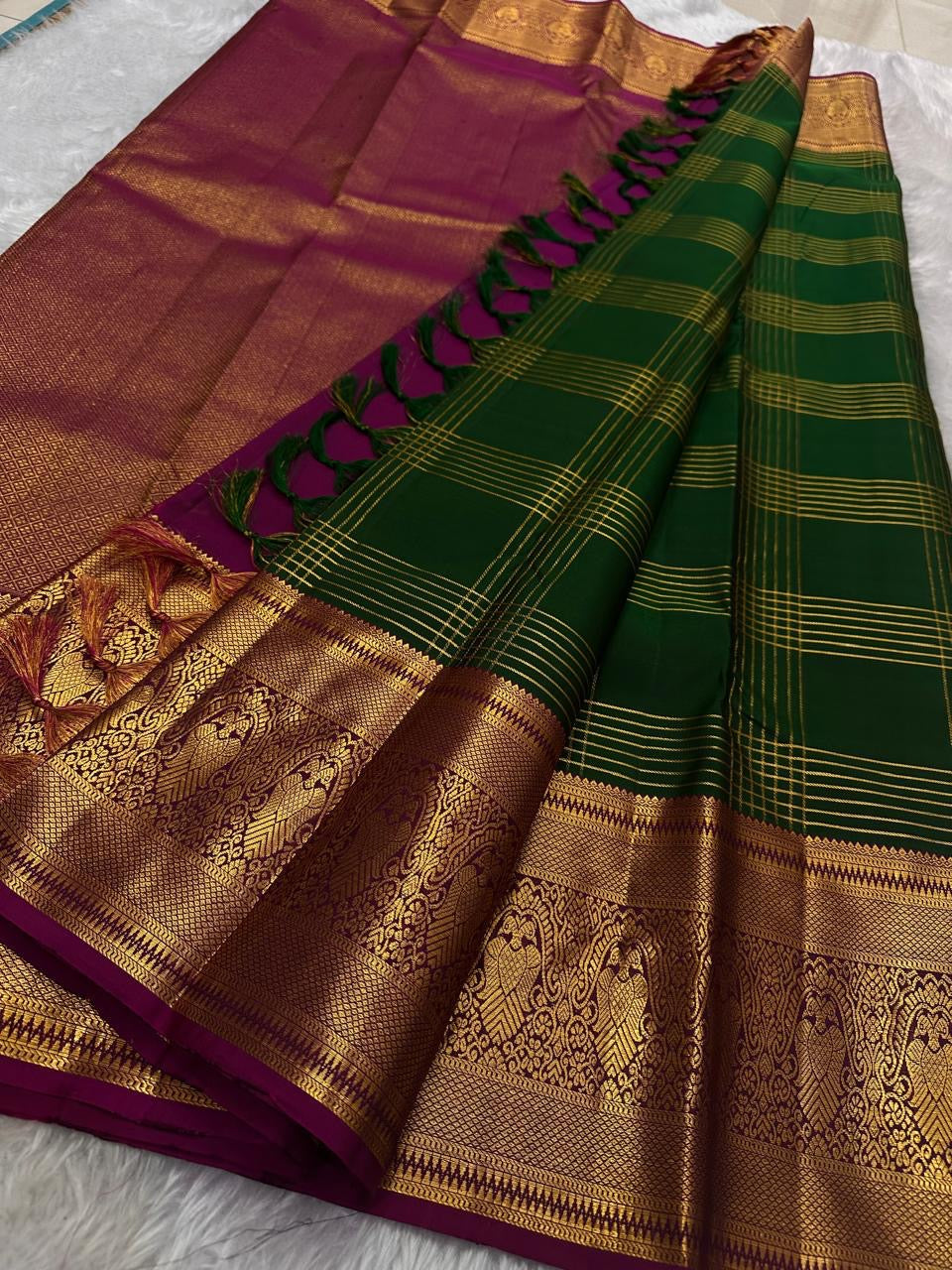 Classic Green & Wine Red Elegance Kanchipuram Handloom Silk Saree SS24546