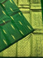 Load image into Gallery viewer, Classic Green 2gm Zari Kanchipuram Handloom Silk Saree SS25973
