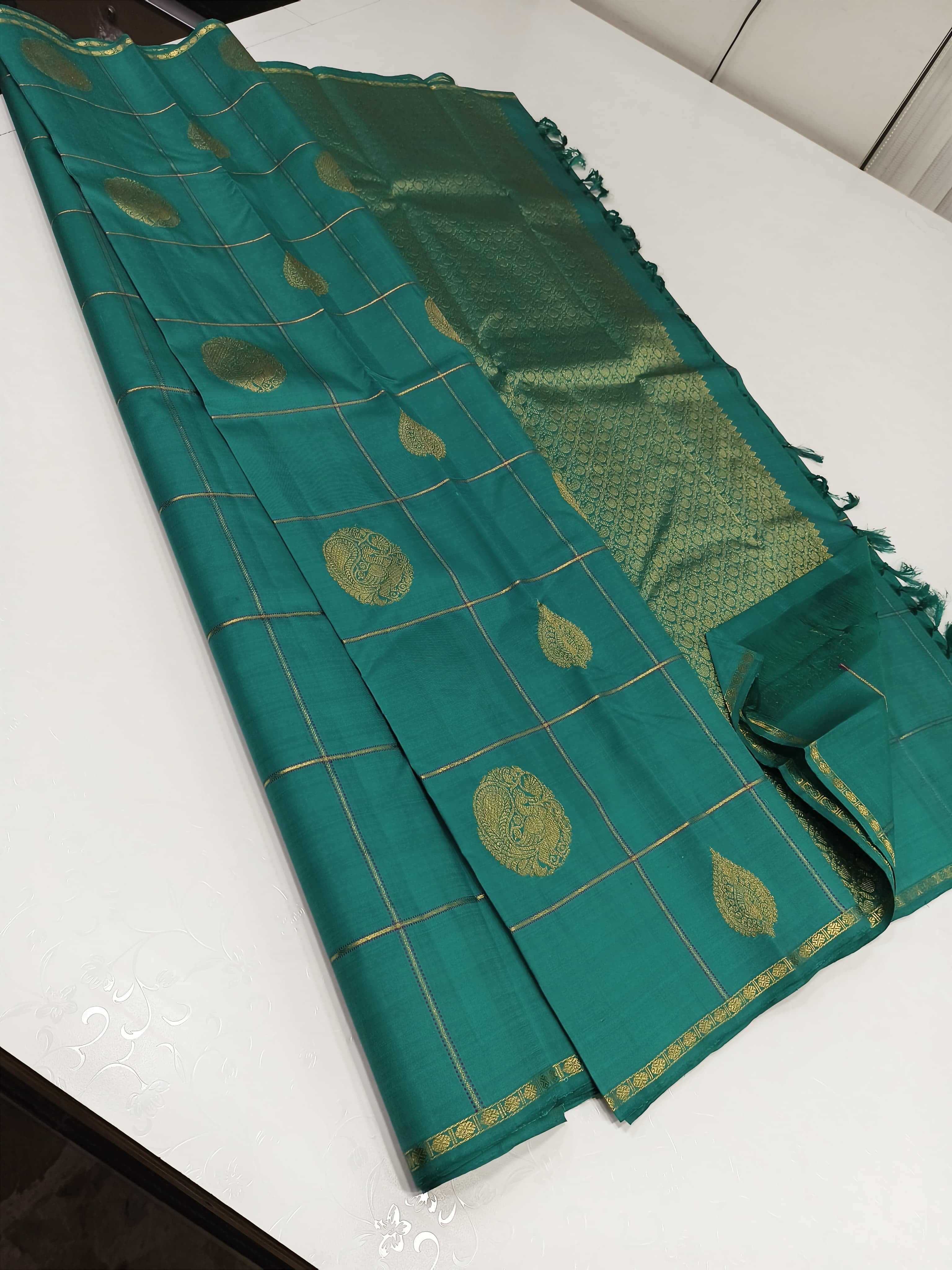 Classic Teal Green 2gm Zari Elegance Kanchipuram Handloom Silk Saree SS23655