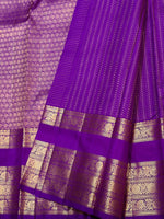 Load image into Gallery viewer, Classic Vadamalli 2gm Zari Vaira Oosi Checks Elegance Kanchipuram Handloom Silk Saree SS27603
