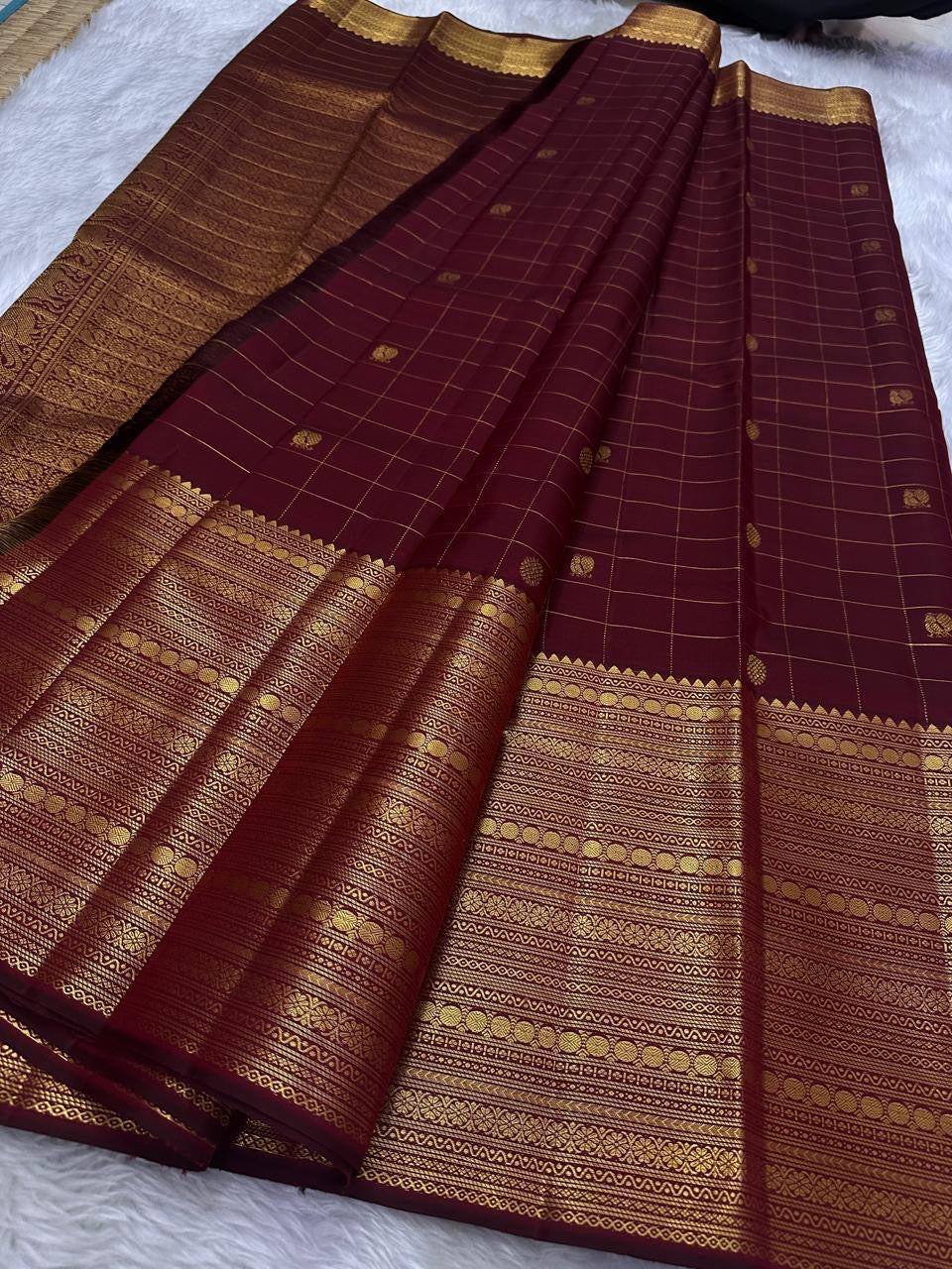 Classic Burgundy Elegance Kanchipuram Handloom Silk Saree SS24524