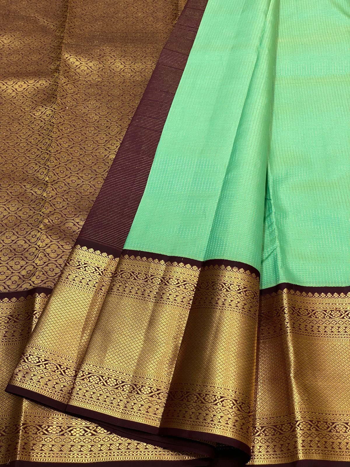 Classic Sea Green & Dark Chocolate Brown 1gm Zari Vaira Oosi Checks Elegance Kanchipuram Handloom Silk Saree SS25498