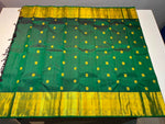 Load image into Gallery viewer, Classic Emerald Green Bridal Elegance Kanchipuram Handloom Silk Saree SS28064
