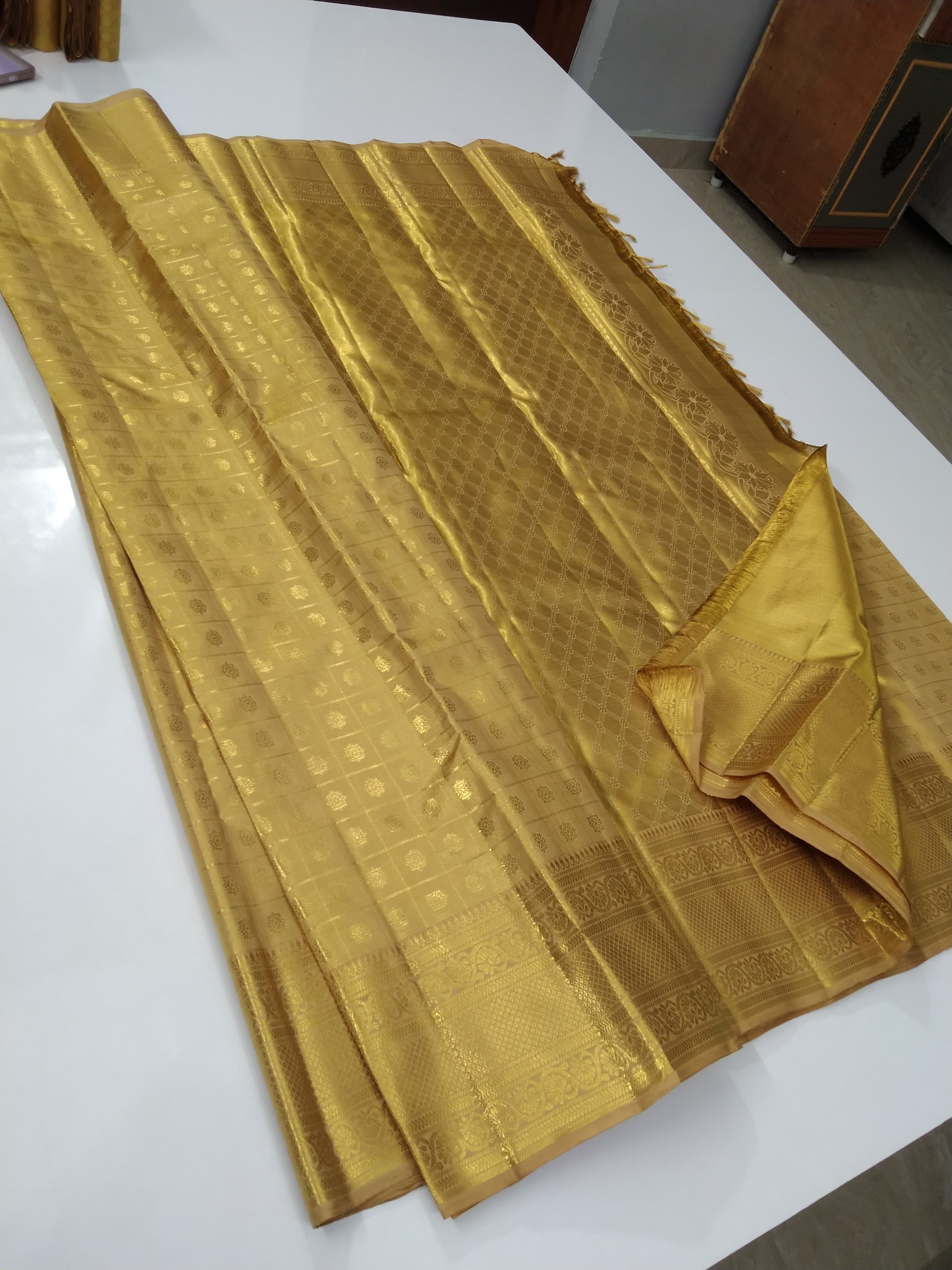 Classic Antique Gold Bridal Elegance Kanchipuram Tissue Handloom Silk Saree SS23728