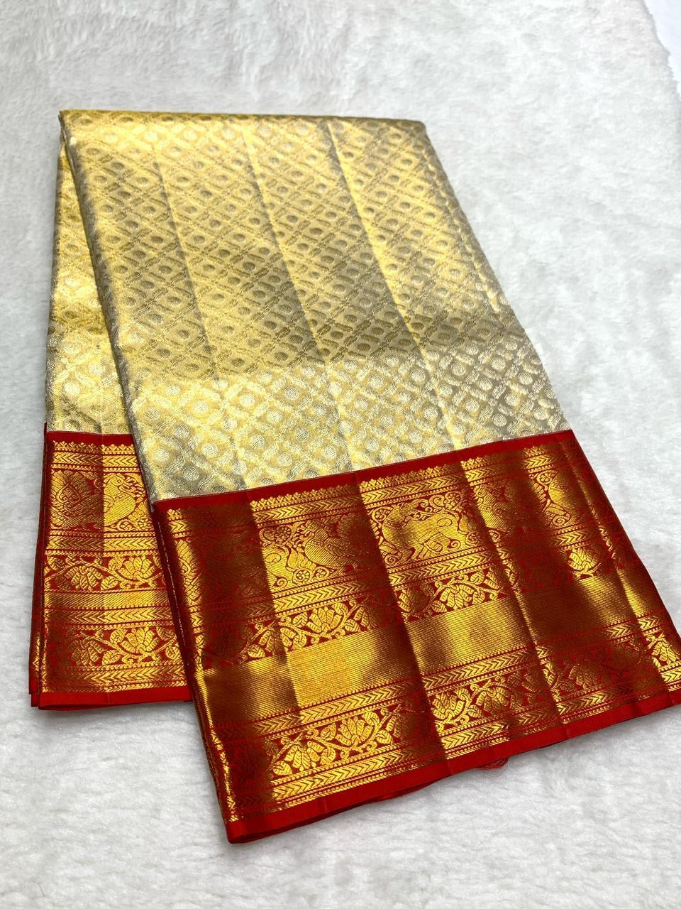 Classic Golden Cream & Red 2gm Zari Bridal Elegance Kanchipuram Handloom Silk Saree SS25281