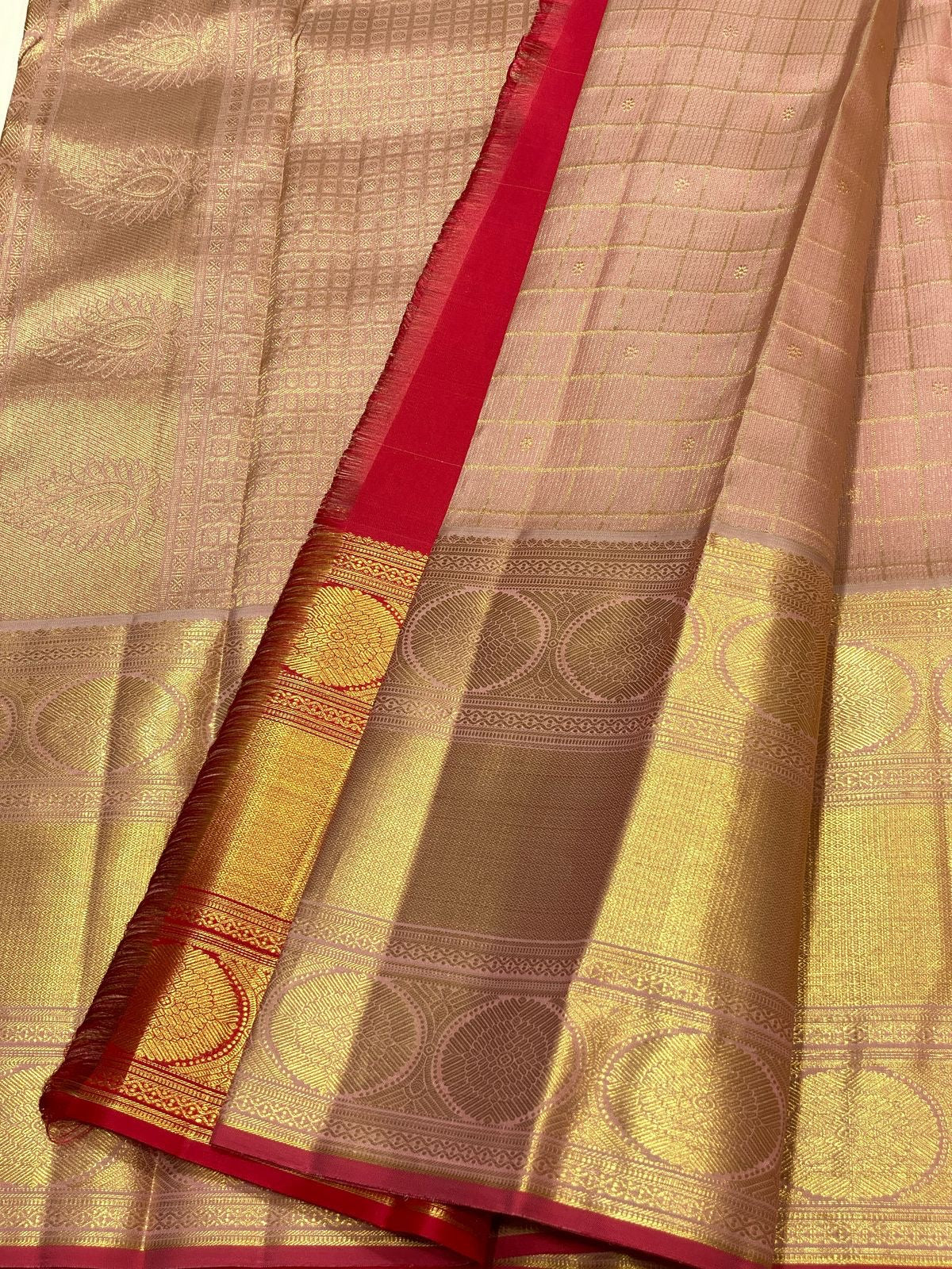 Classic Sunset Beige & Chilly Red 2gm Zari Bridal Elegance Kanchipuram Handloom Silk Saree SS24374