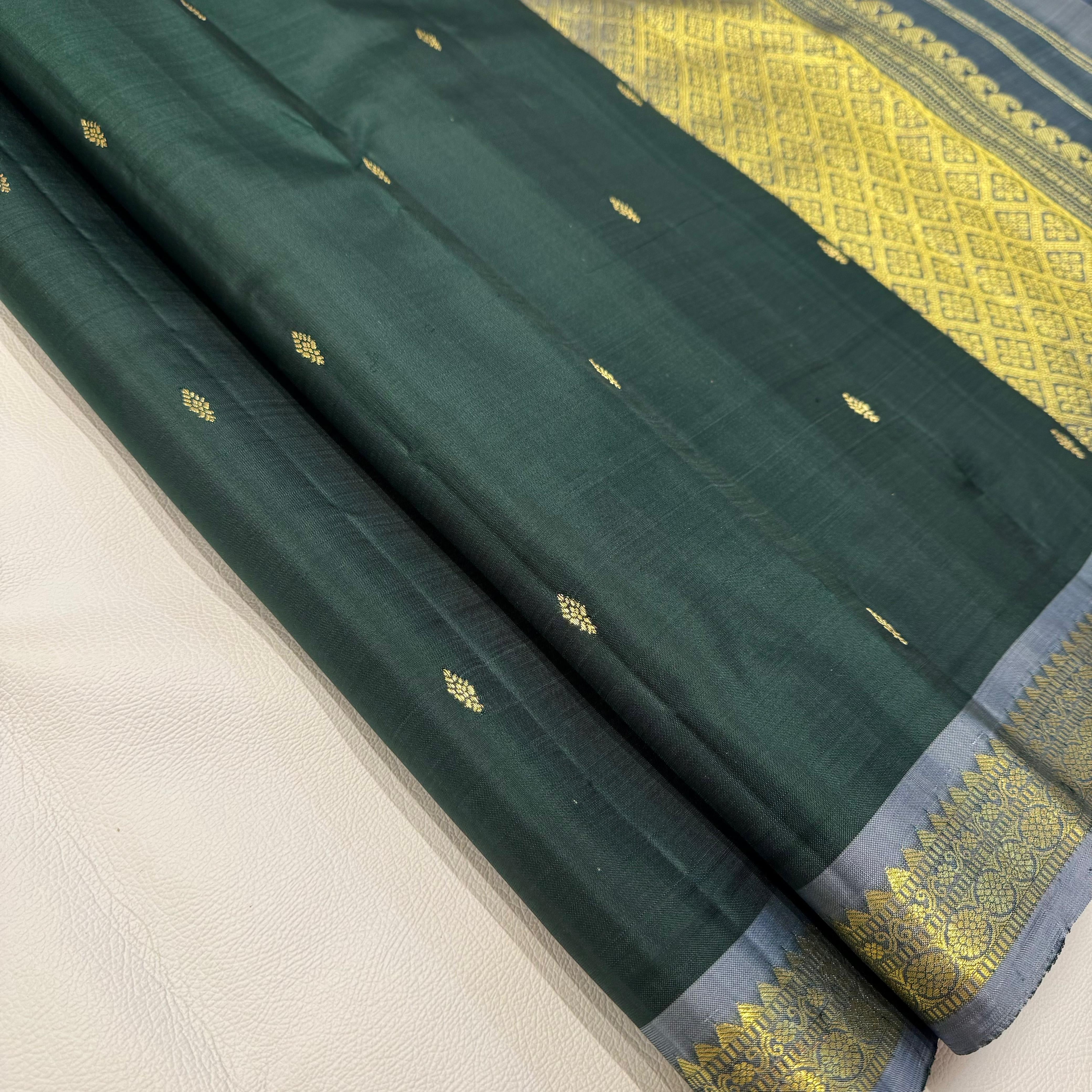 Classic Bottle Green & Grey Elegance Kanchipuram Handloom Silk Saree SS23690