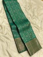 Load image into Gallery viewer, Classic Parrot Green 2gm Antique Zari Bridal Elegance Kanchipuram Handloom Silk Saree SS25327
