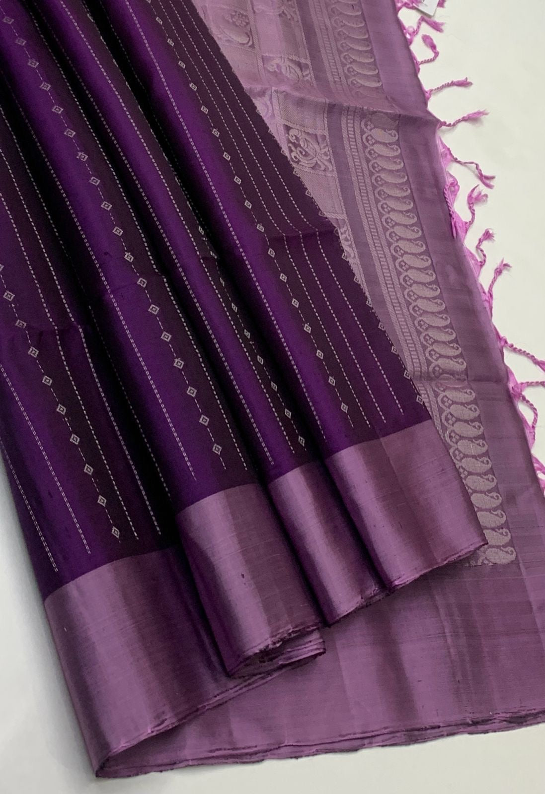 Classic Eminence Violet & Lilac Elegance Handloom Soft Silk Saree SS24580