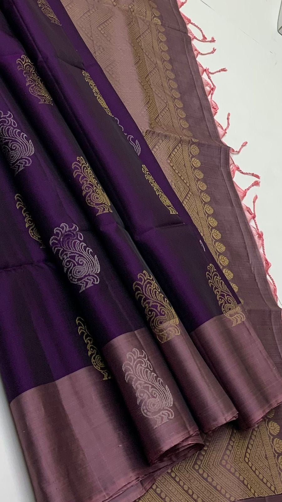 Eminence Violet & Cocoa Elegance Handloom Soft Silk Saree SS23259