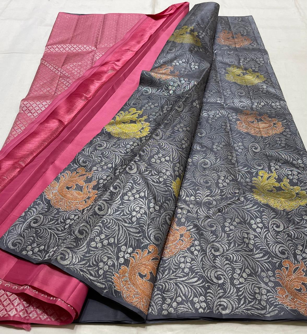 Classic Grey & Pink Elegance Kanchipuram Handloom Silk Saree SS25162