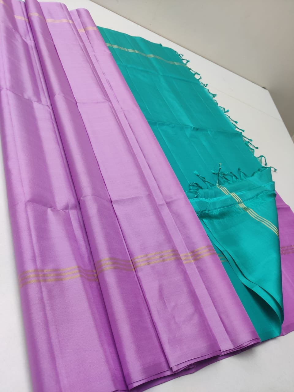 Classic Lilac & Sea Green Elegance Plain Handloom Soft Silk Saree SS24073