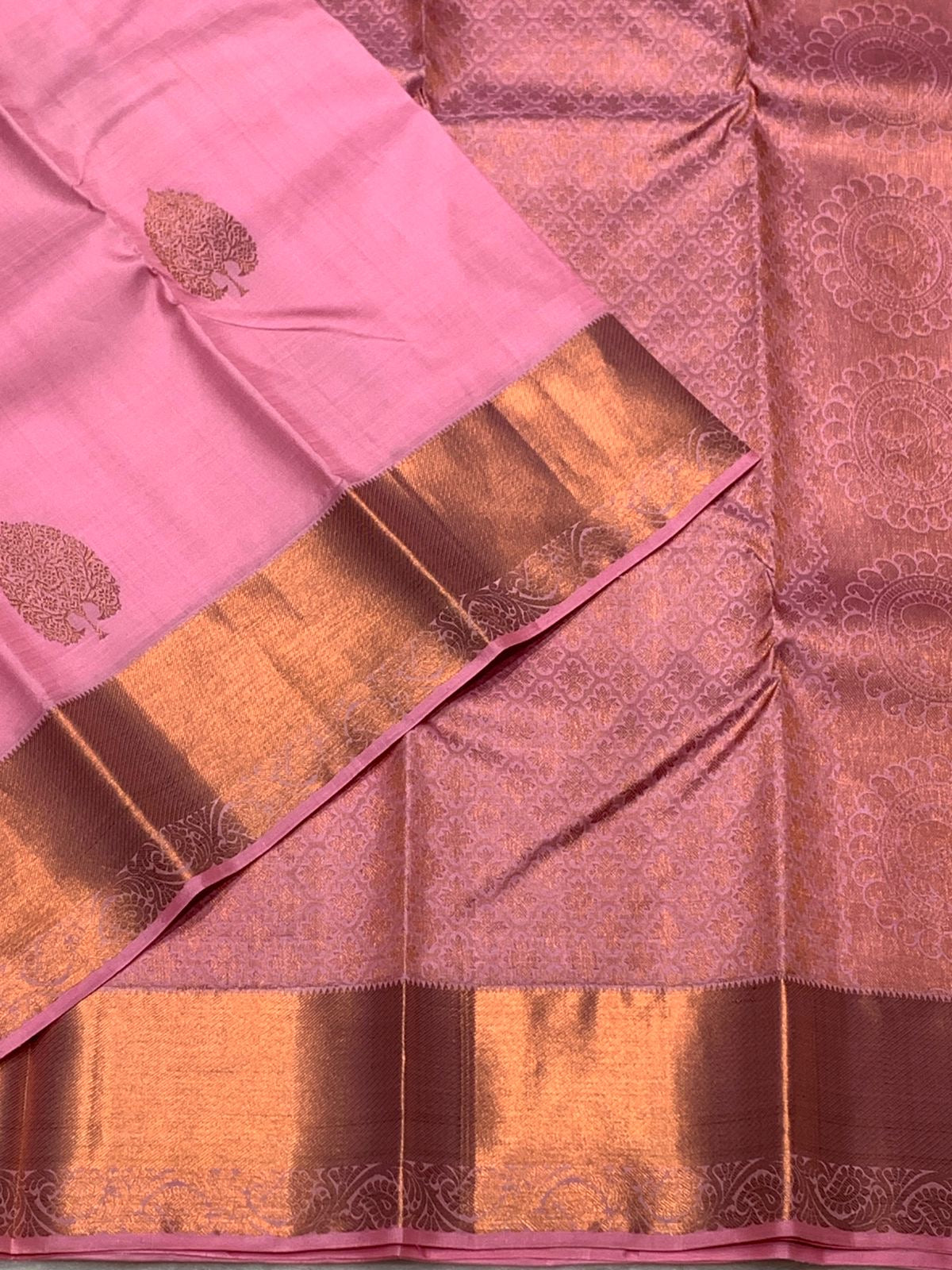Classic Creamy Pink 2gm Zari Kanchipuram Handloom Silk Saree SS25822