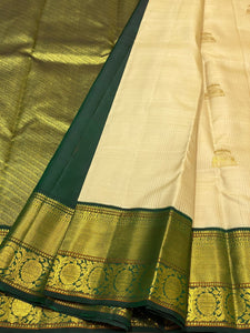 Classic Cream & Green 2gm Zari Elegance Kanchipuram Handloom Silk Saree SS22108