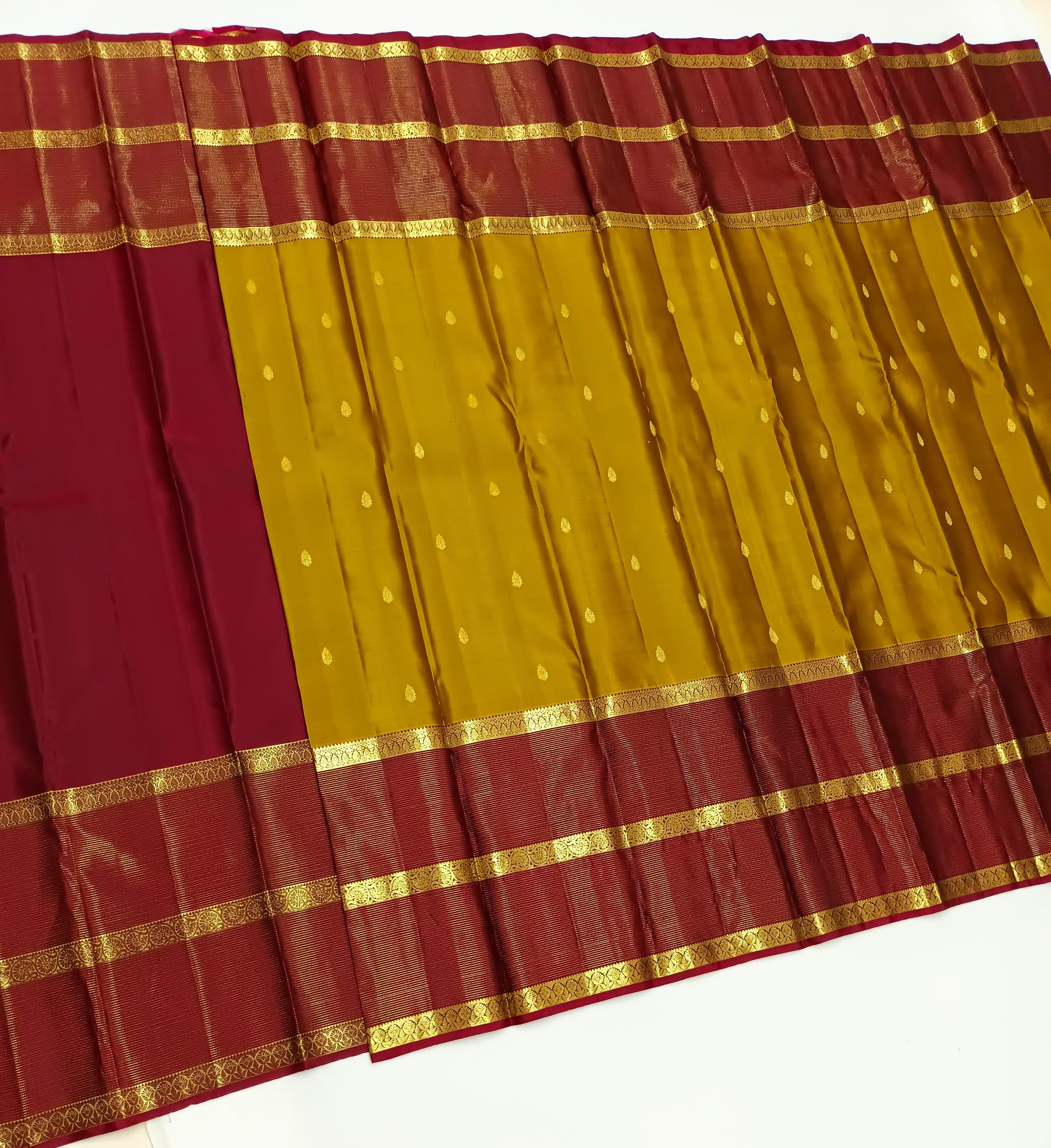 Classic Mustard & Maroon 2gm Zari Vaira Oosi Elegance Kanchipuram Handloom Silk Saree SS25336