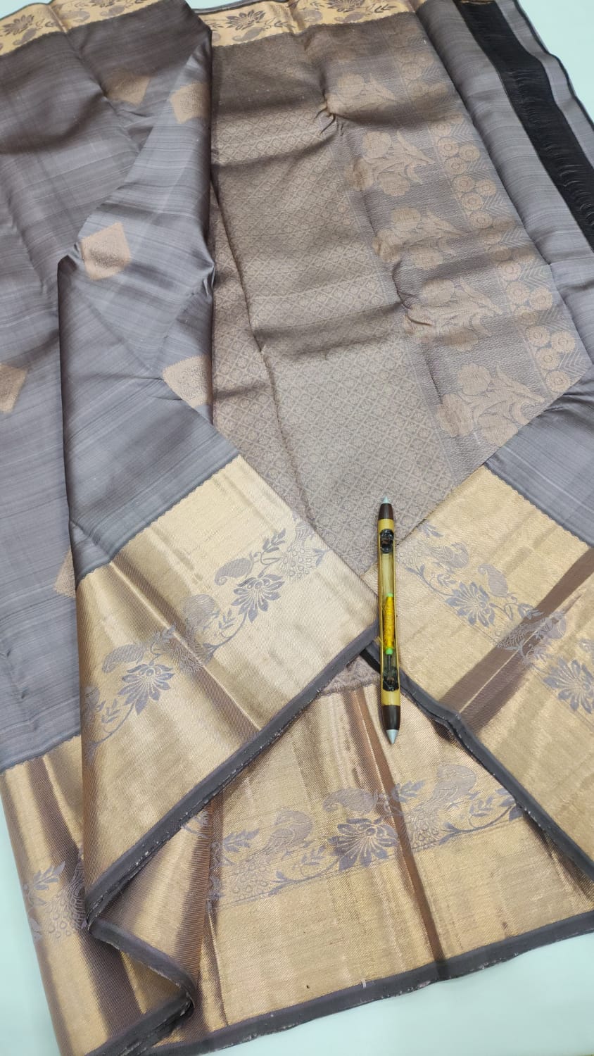 Classic Mettalic Grey Kanchipuram Handloom Silk Saree SS26525