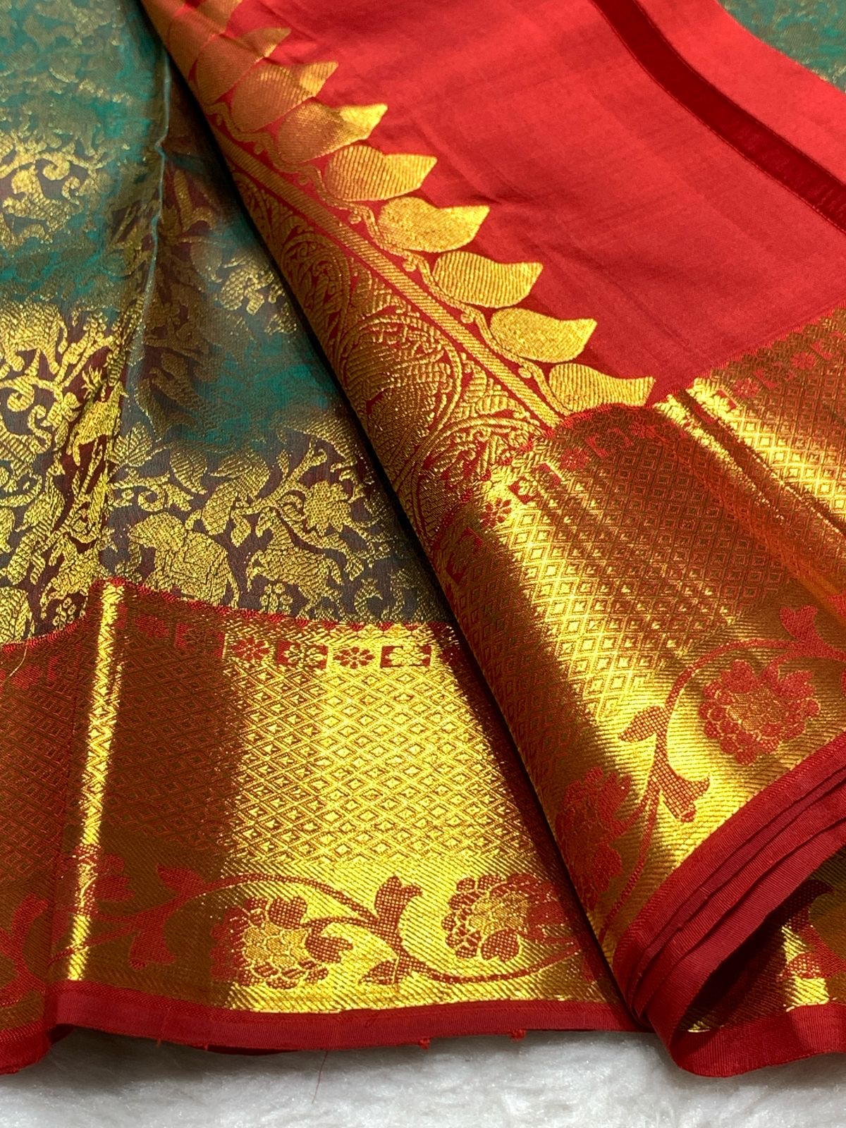 Classic Brownish Green & Chilli Red  2gm Zari Bridal Elegance Kanchipuram Handloom Silk Saree SS24617