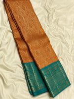 Load image into Gallery viewer, Classic Coral Orange &amp; Teal Green  3gm Zari Bridal Elegance Kanchipuram Handloom Silk Saree SS25166

