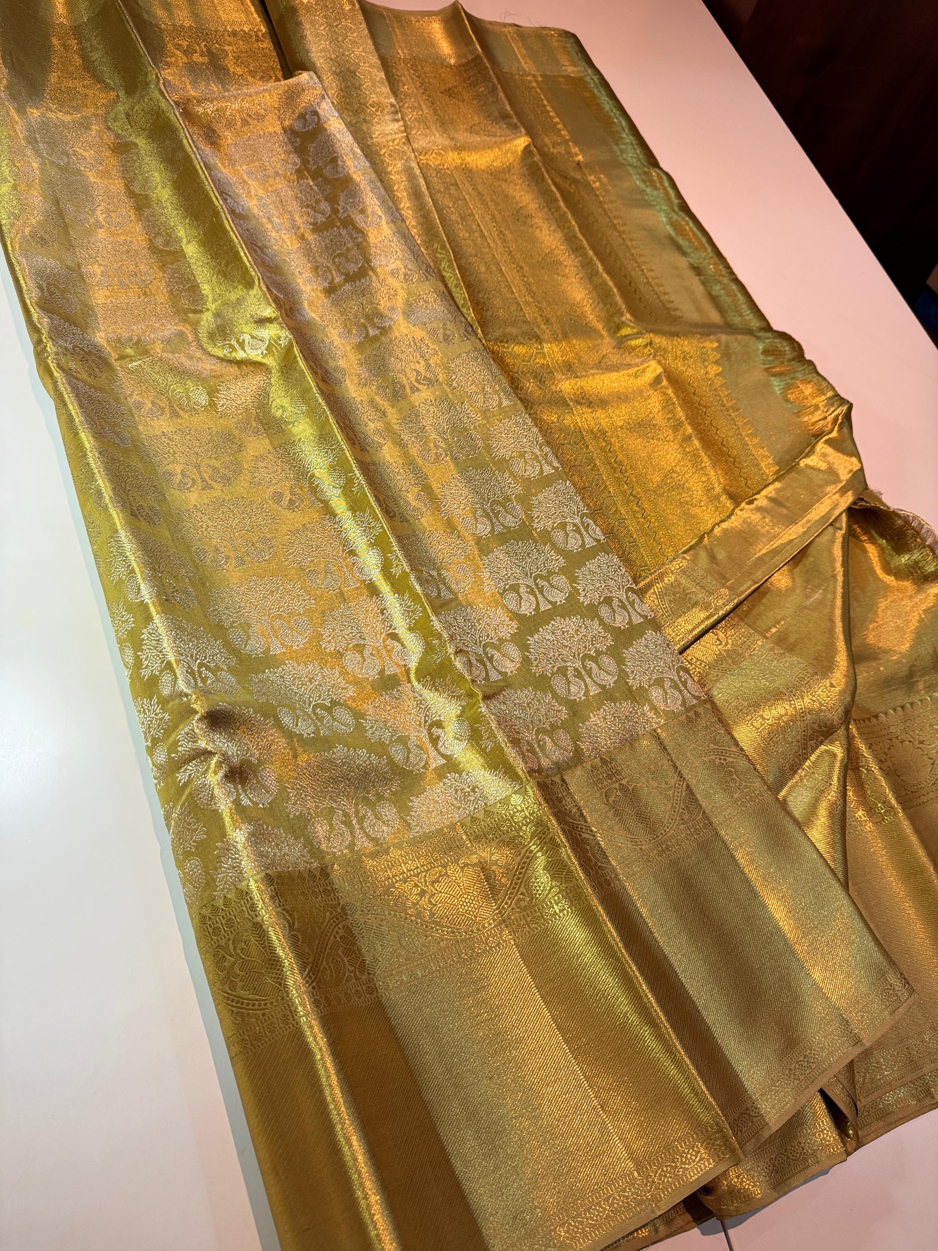 Classic Gold Kanchipuram Handloom Silk Saree SS25859