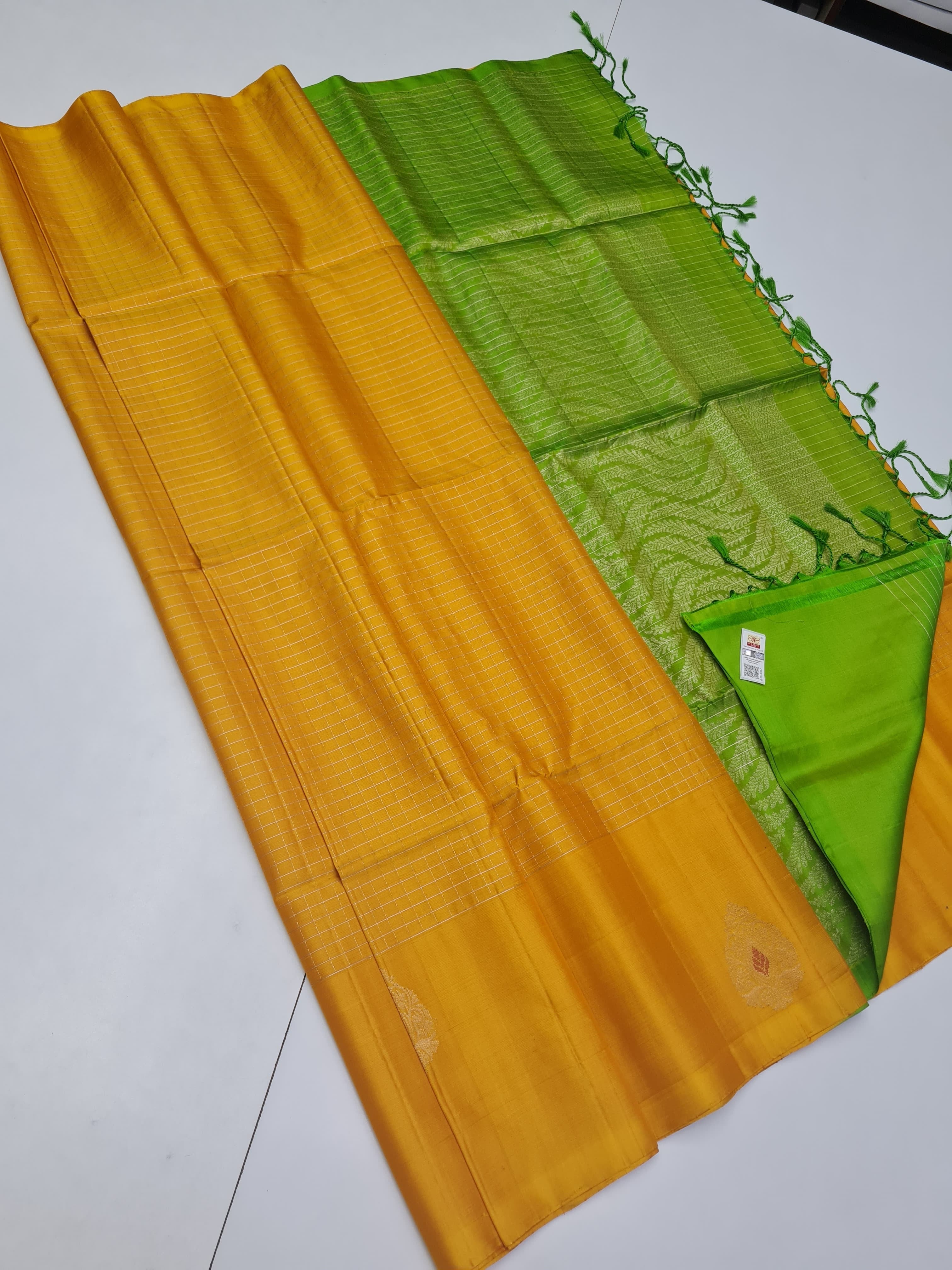 Classic Mango Yellow & Spring Green Elegance Handloom Soft Silk Saree SS25672