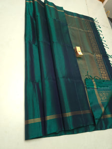 Classic Emerald Green Elegance Plain Handloom Soft Silk Saree SS25470