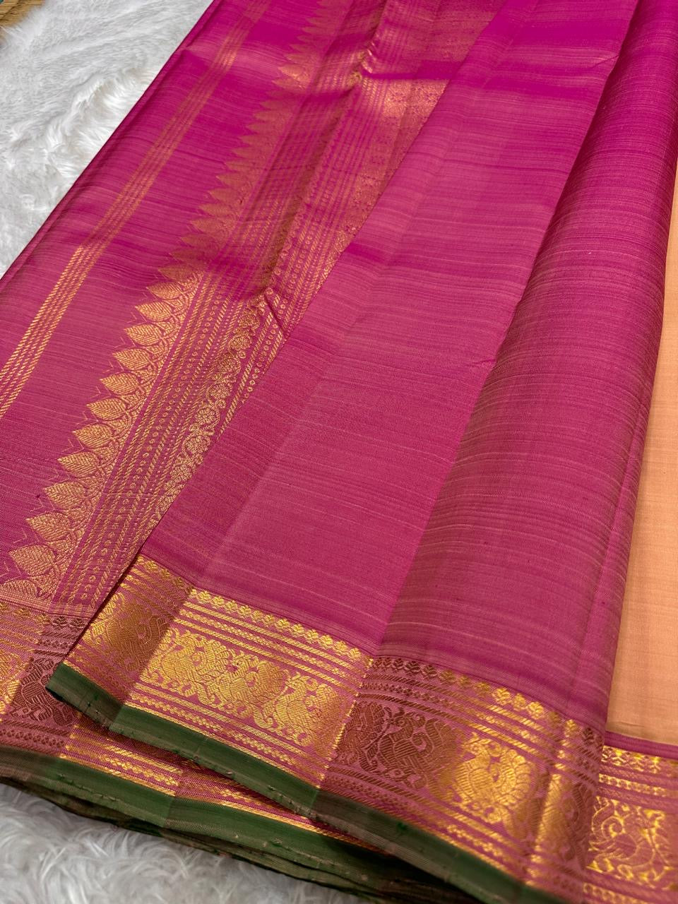 Classic Sunset Beige & Pink Elegance Kanchipuram Handloom Silk Saree SS25392