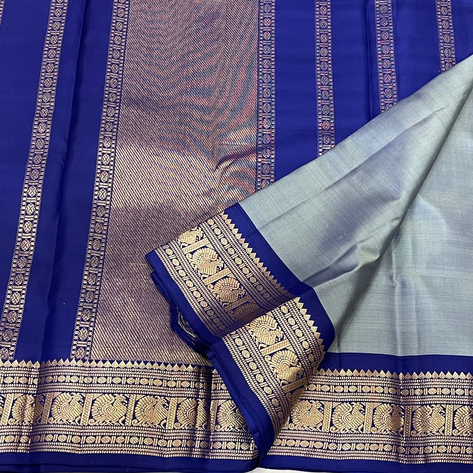 Classic Grey & Royal Blue Elegance Kanchipuram Handloom Silk Saree SS24459