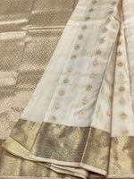 Load image into Gallery viewer, Classic White 1gm Zari Elegance Kanchipuram Handloom Silk Saree SS23475
