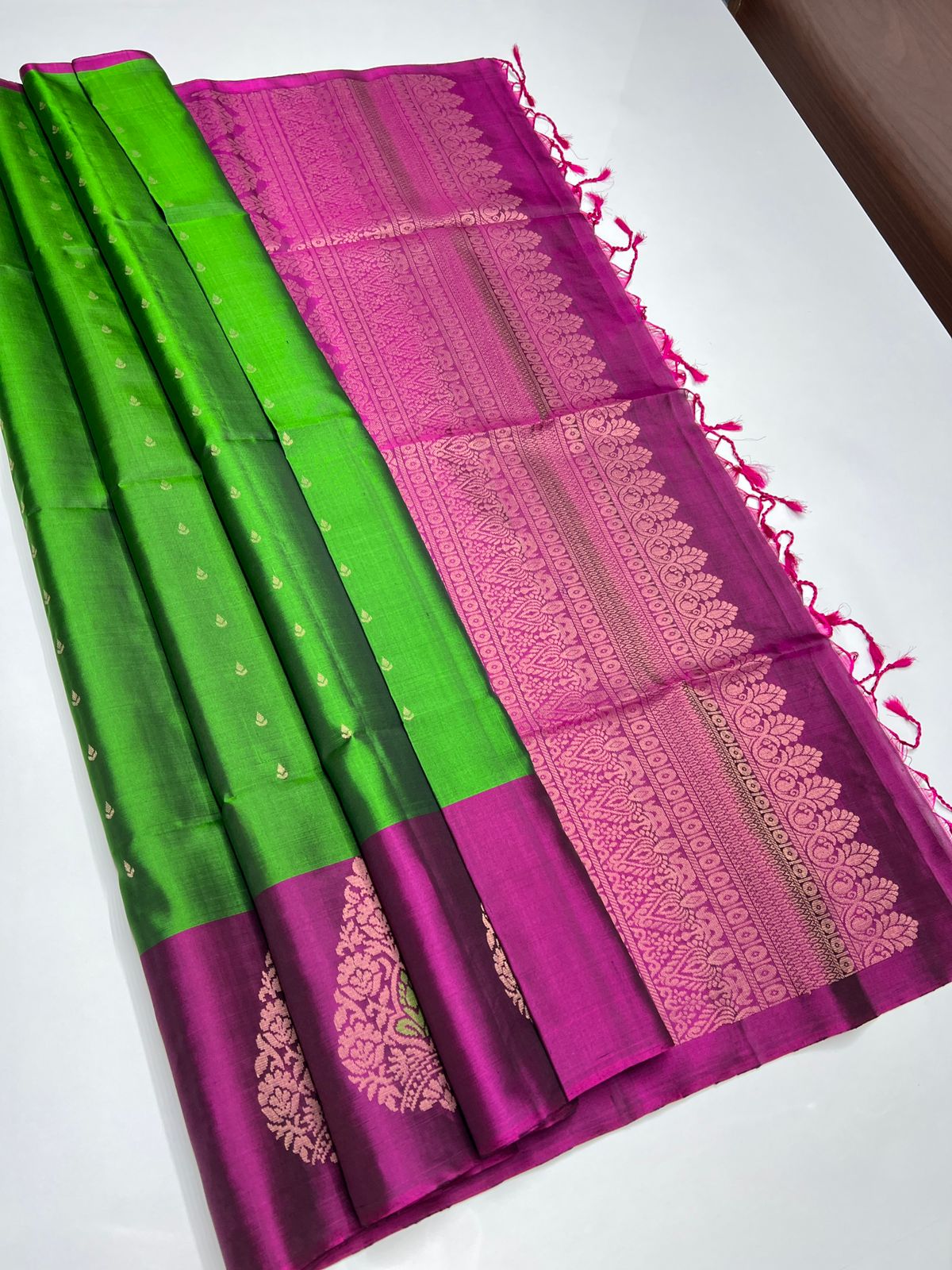 Classic Spring Green & Wine Red Elegance Handloom Soft Silk Saree SS26538