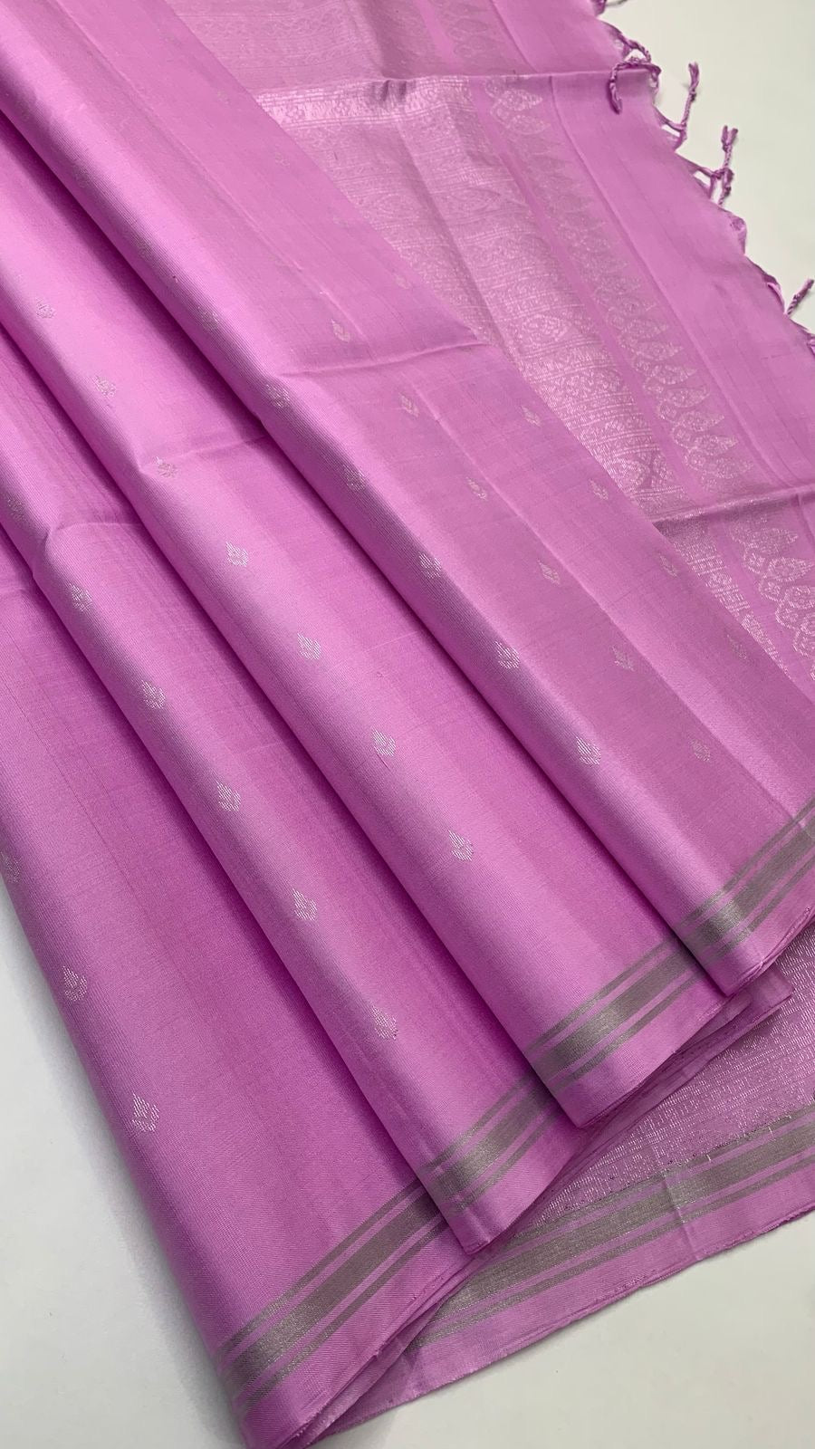 Classic Creamy Pink Elegance Handloom Soft Silk Saree SS24586