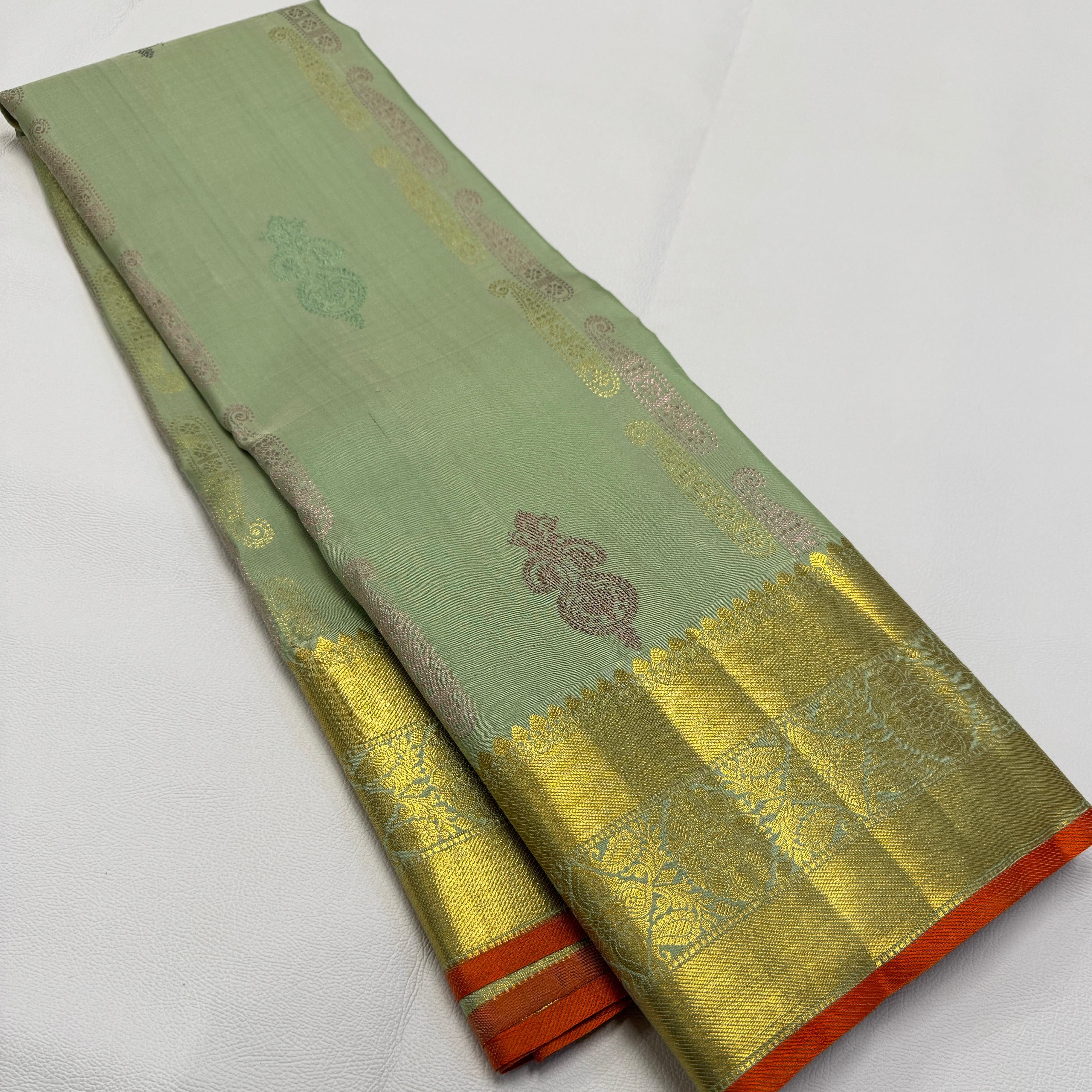 Classic Pista Green & Chilly Red 2gm Zari Elegance Kanchipuram Silk Saree SS23890