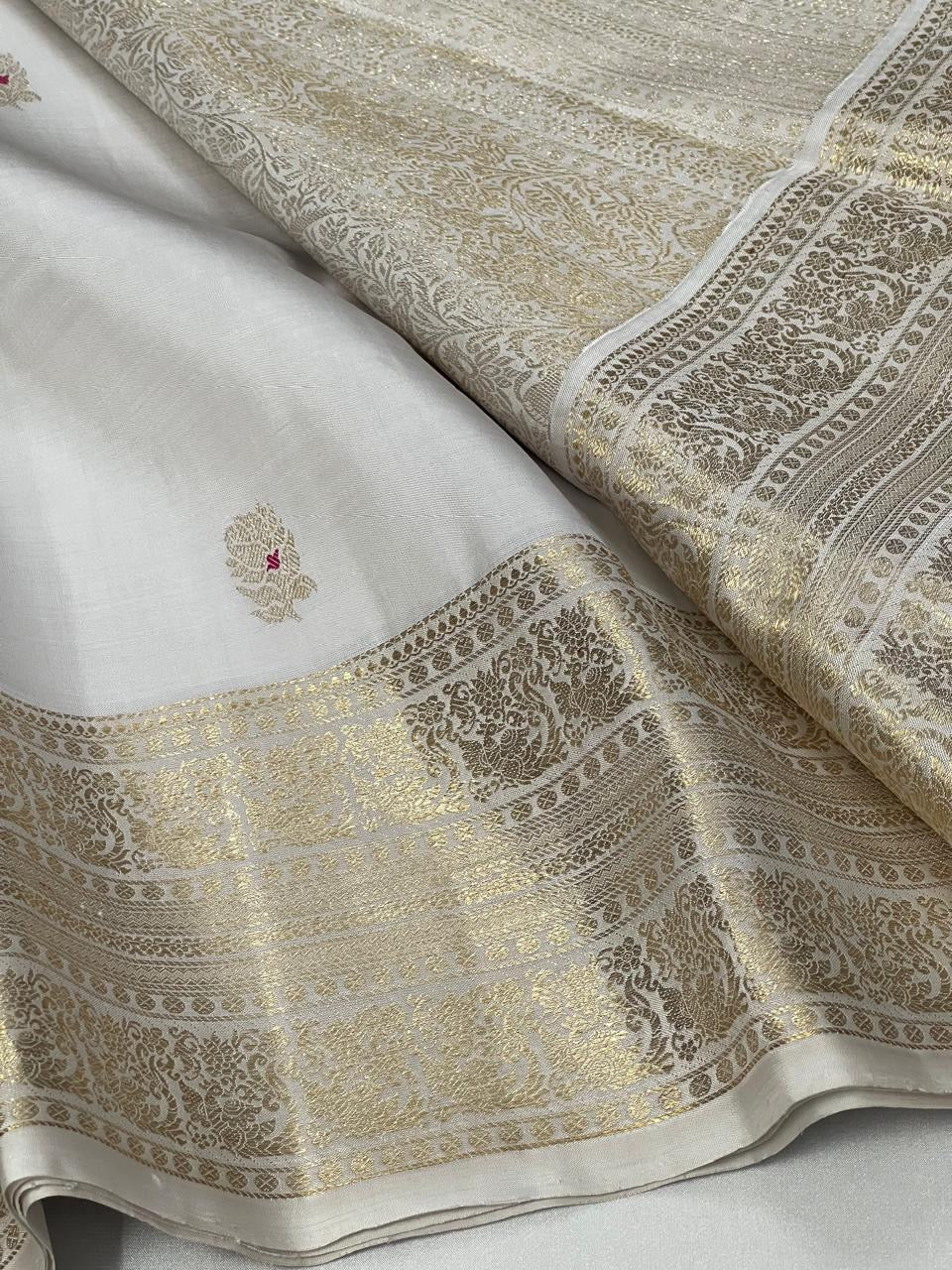 Classic White 2gm Zari Elegance Kanchipuram Handloom Silk Saree SS24755