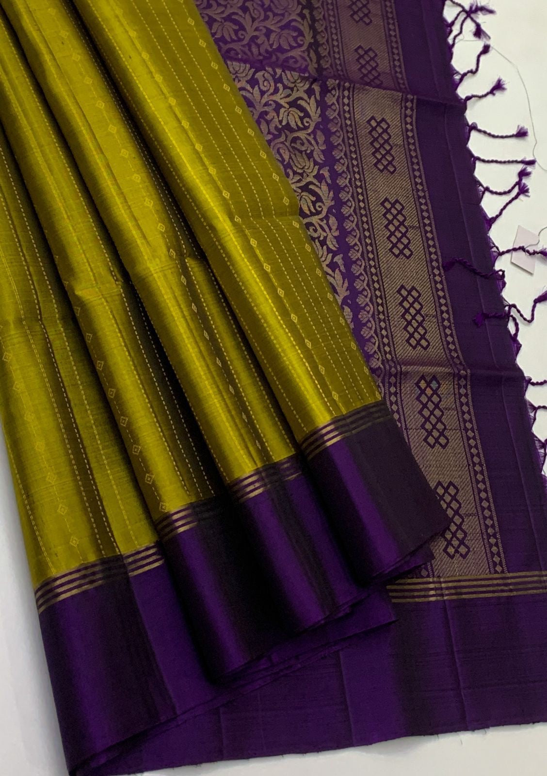 Classic Lime Green & Violet Elegance Handloom Soft Silk Saree SS24575