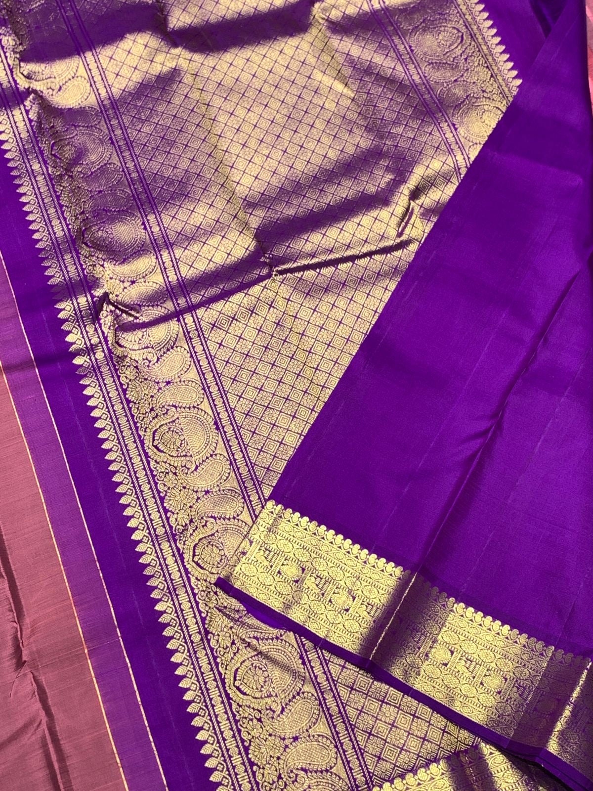 Classic Dusky Plum & Violet 2gm Zari Kanchipuram Handloom Silk Saree SS25821