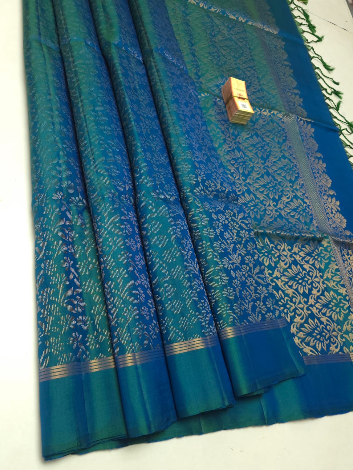 Classic Peacock Blue Elegance Handloom Soft Silk Saree SS26310