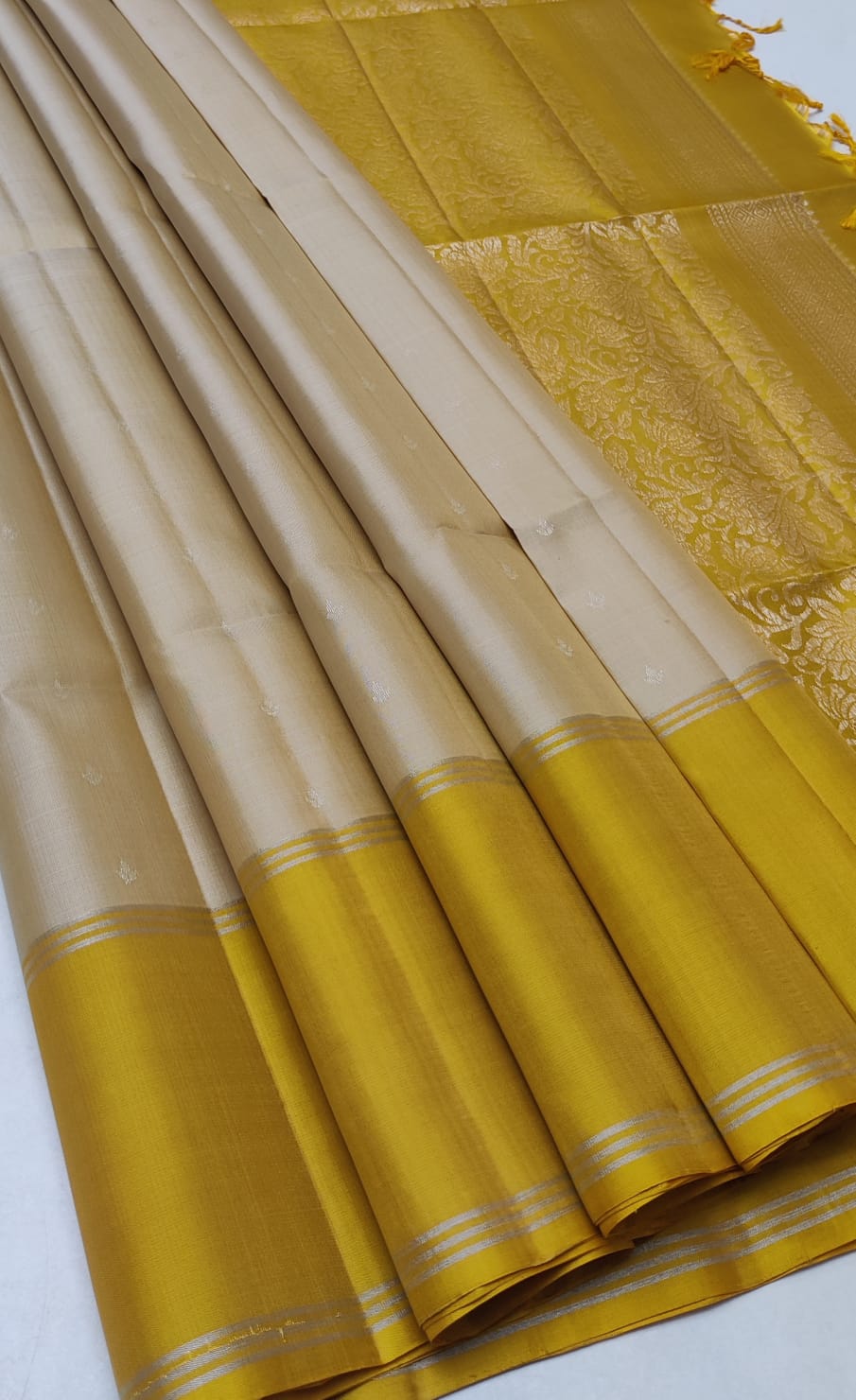 Classic Beige & Golden Yellow Double Warp Elegance Handloom Soft Silk Saree SS26670
