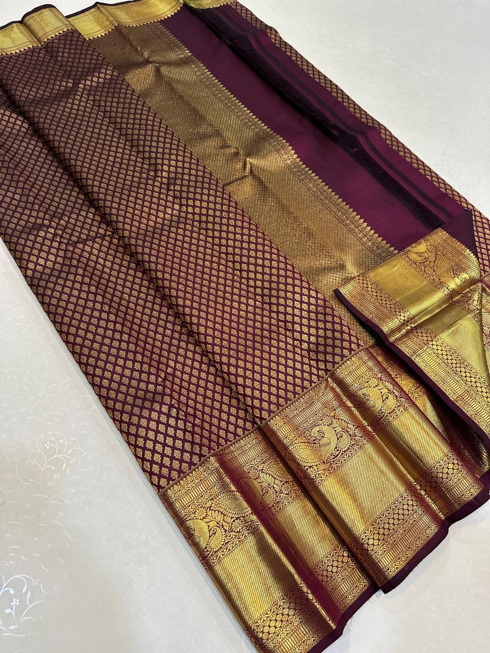 Classic Shimmer Wine Red Bridal Elegance Kanchipuram Handloom Silk Saree SS26641