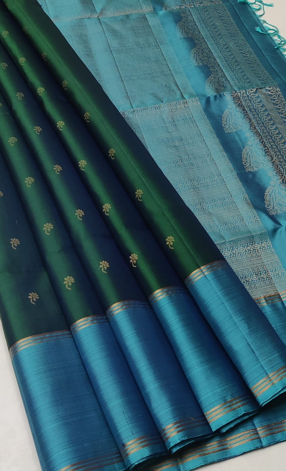 Classic Jade Green & Sky Blue Elegance Handloom Soft Silk Saree SS25547