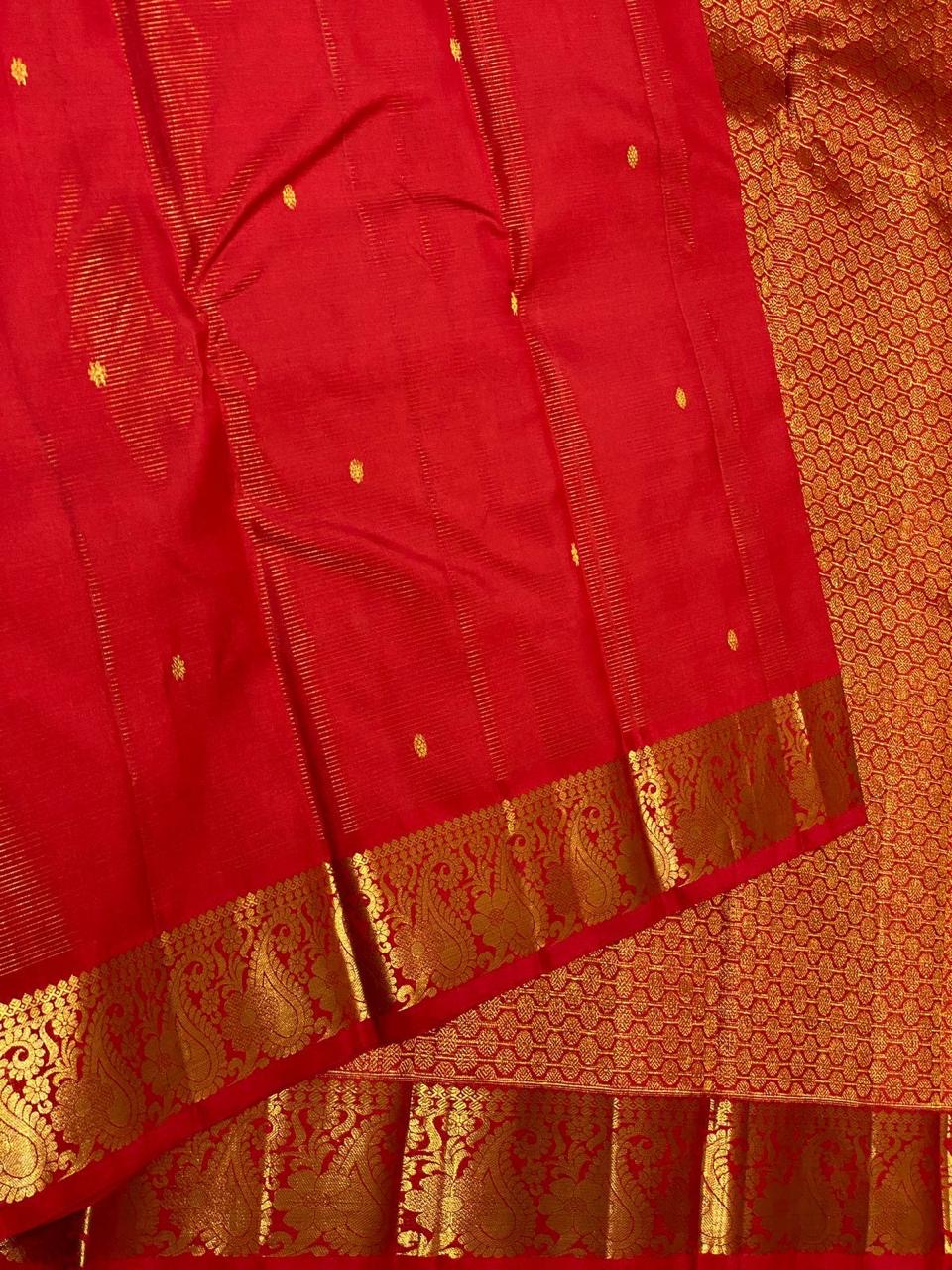 Classic Red 2gm Zari Vaira Oosi Kanchipuram Handloom Silk Saree SS26515
